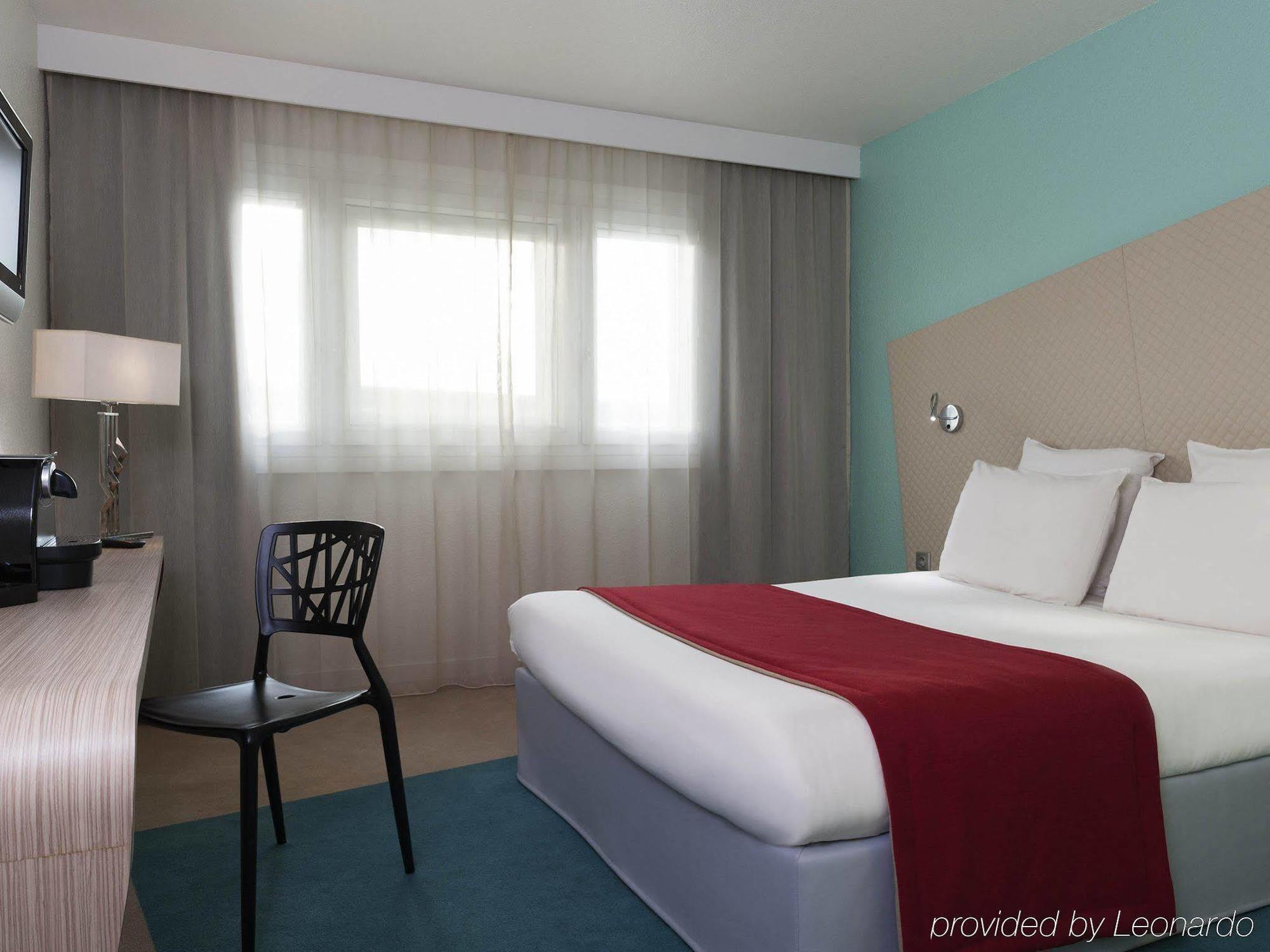 เมอร์เคียว ปารีส เลอ บูร์เก Hotel เลอบล็องเมนิล ภายนอก รูปภาพ