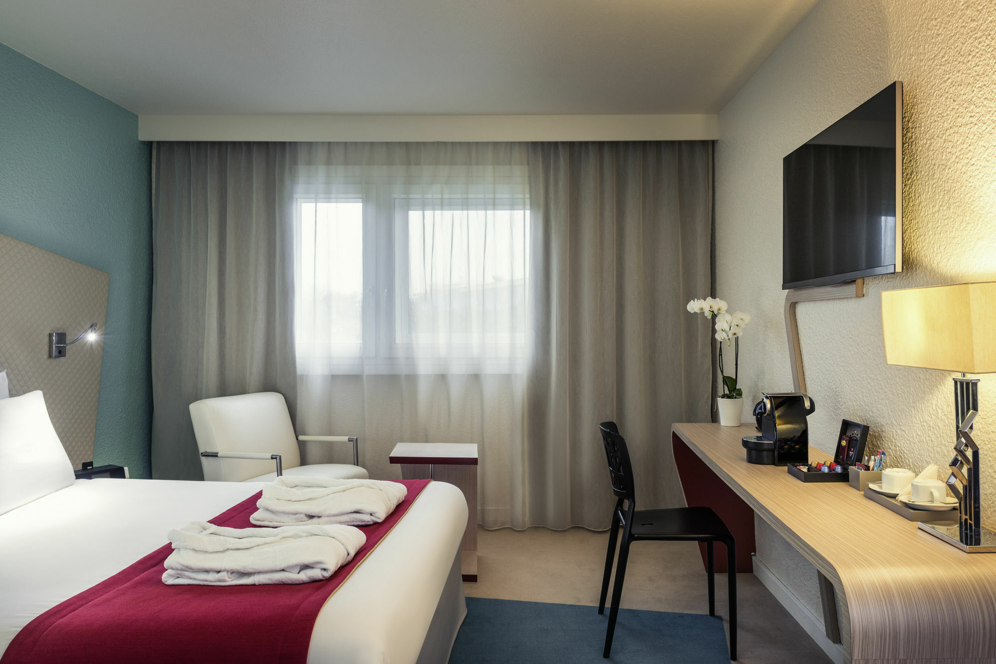 เมอร์เคียว ปารีส เลอ บูร์เก Hotel เลอบล็องเมนิล ภายนอก รูปภาพ