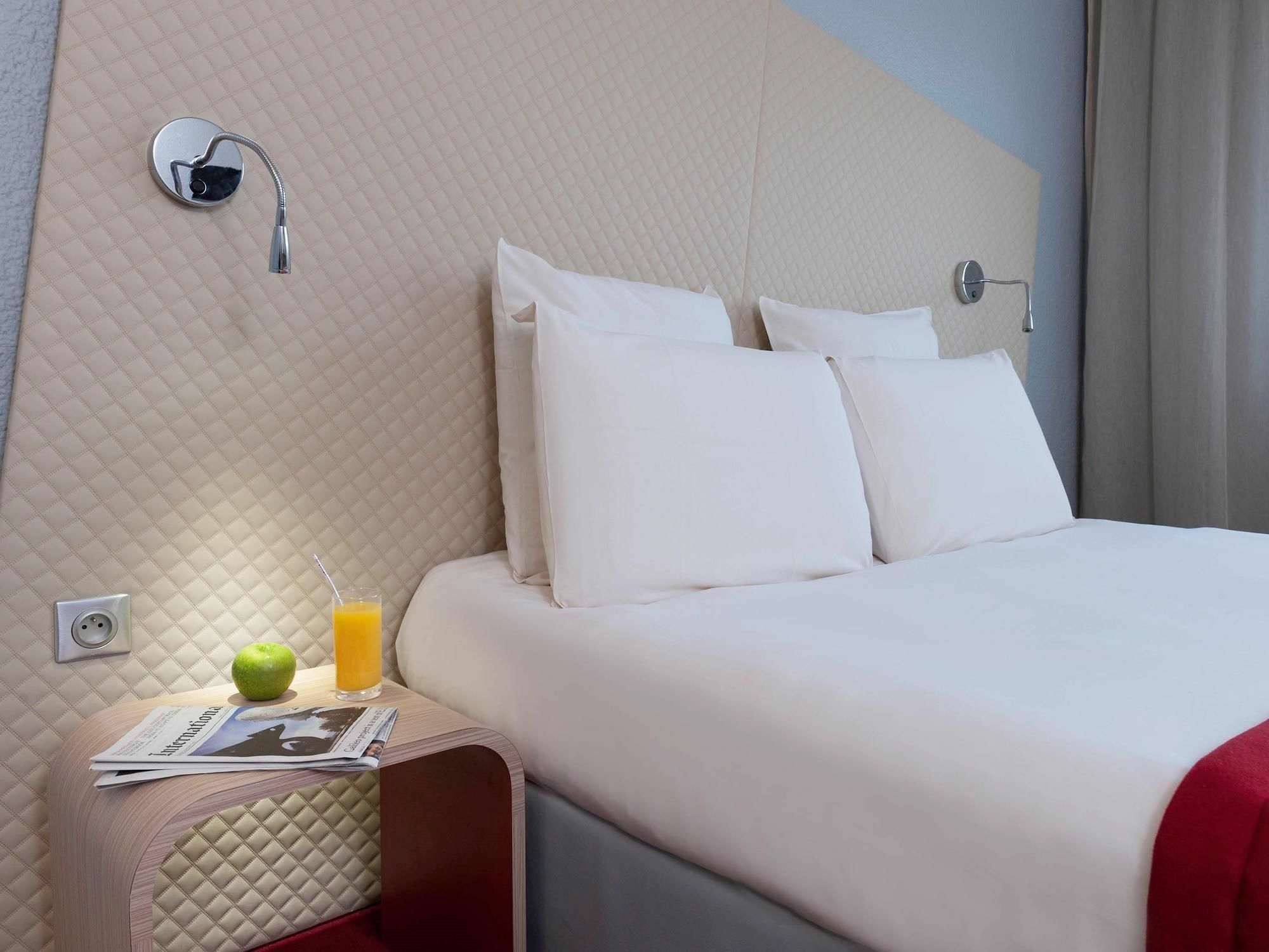 เมอร์เคียว ปารีส เลอ บูร์เก Hotel เลอบล็องเมนิล ภายนอก รูปภาพ